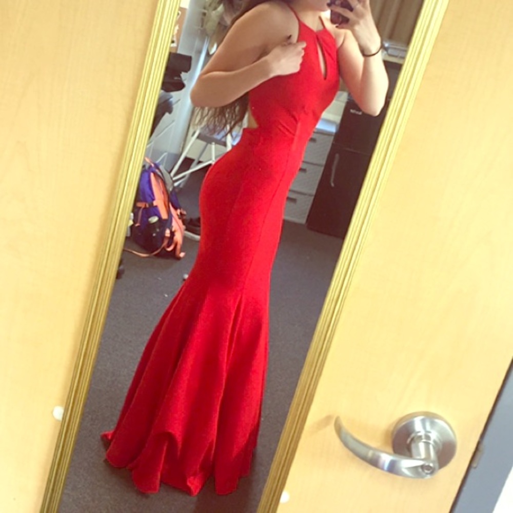 BARELY WORN Gorgeous Red Prom Dress!!!!